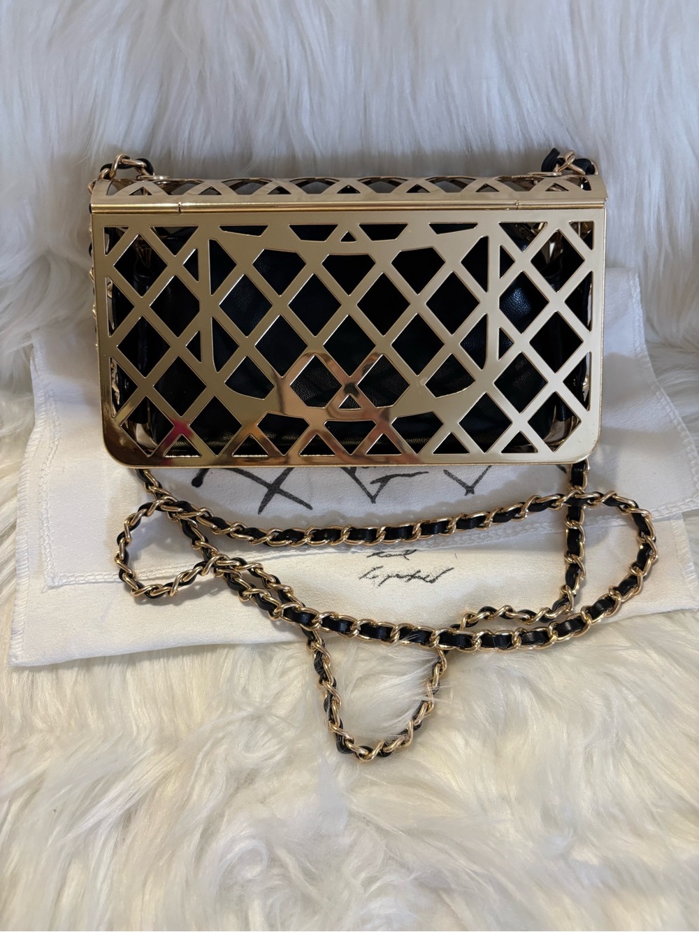 Fashionable Lattice Style Shoulder/Crossbody Bag with Pouch - Picture 4 of 13